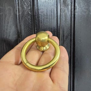 Juego de 5 tiradores de anilla de latón macizo: tiradores de latón antiguo para armarios y cajones.