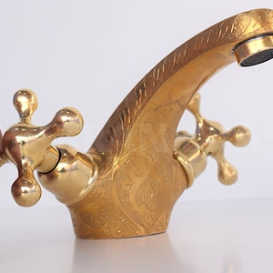 Grifo de un solo orificio hecho a mano, grifo de tocador de baño de latón macizo, grifo de baño de un solo orificio de latón macizo, grifo de tocador de baño