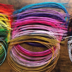 Mizuhiki-Kordeln 225 Stück! (45 Farben, je 5 Stück) Dekorative Papierkordeln, Regenbogenfarben sortiert