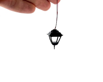 Hängender Kronleuchter-Laternenpfahl für Kinderbetten und Dioramen mit 12-V-LED-Mikrolampe - DL132