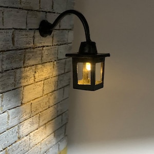 Lamppost with lantern 1.5x4.5 cm for nativity scene, nativity scenes, dioramas, dollhouse with micro LED lamp