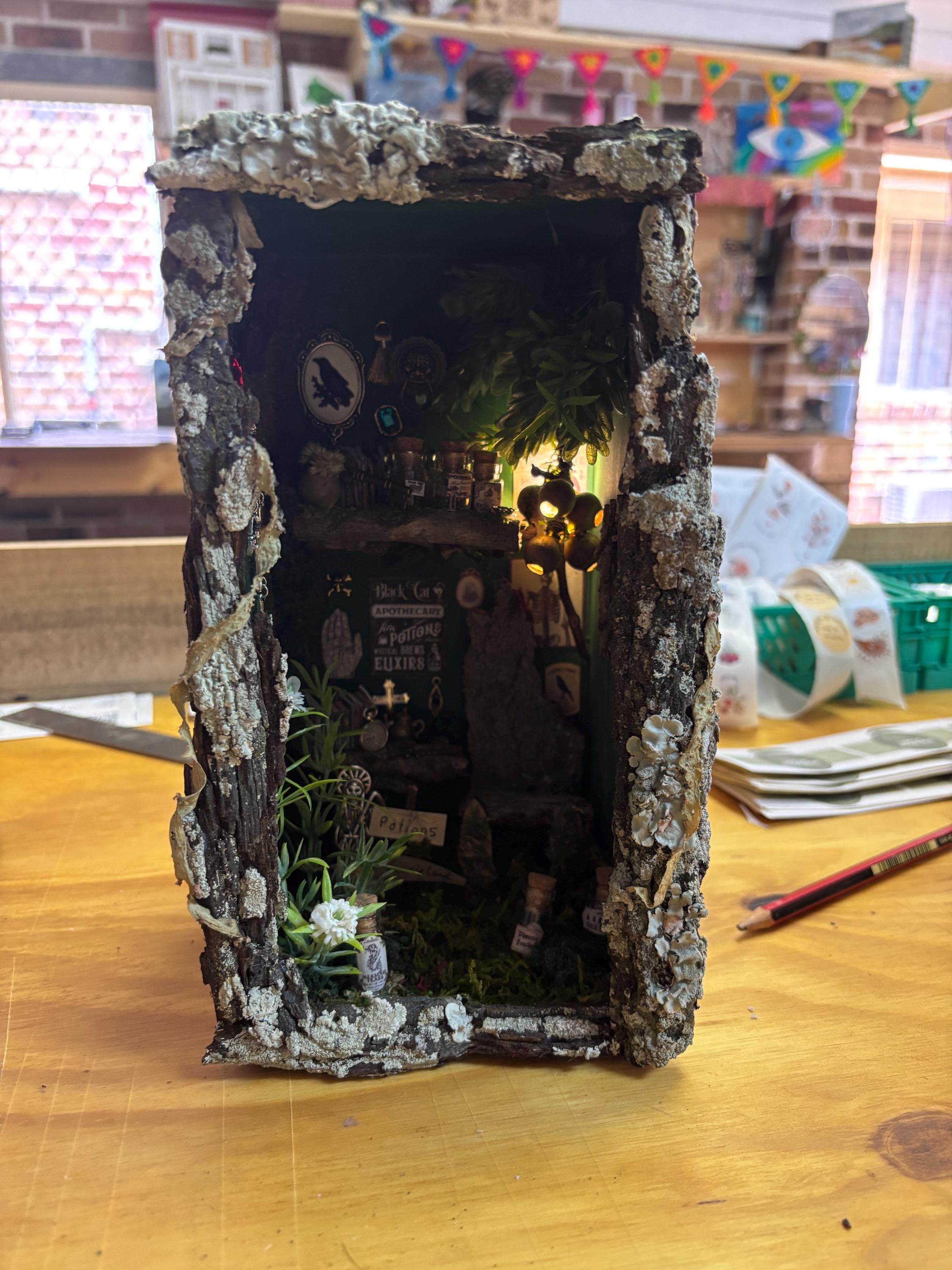 Ghibli book nook - Etsy 日本