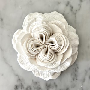 3D Flower Wall Art, Hand Sculpted Clay Flowers Wall Sculpture Art, White Wall  Art Installation, Modern  Minimalist Boho Floral, Home Gift.