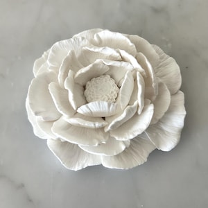 3D Flower Wall Art, Hand Sculpted Clay Flowers Wall Sculpture Art, White Wall  Art Installation, Modern  Minimalist Boho Floral, Home Gift.