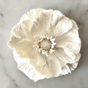 3D Flower Wall Art, Hand Sculpted Poppy Clay Flowers Wall Sculpture Art, White Wall  Art Installation, Modern  Minimalist Boho Floral Gift.