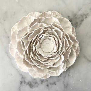 Large Flower Wall Art 3D Gardenia Wall Sculpture, Hand Sculpted Clay Flowers Wall Sculpture Art, White Wall  Art Installation, Modern Flower
