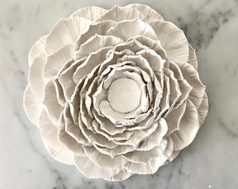 Large Flower Wall Art 3D Gardenia Wall Sculpture, Hand Sculpted Clay Flowers Wall Sculpture Art, White Wall  Art Installation, Modern Flower