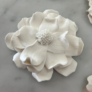 3D Flower Wall Art, Hand Sculpted Clay Flowers Wall Sculpture Art, White Wall  Art Installation, Modern  Minimalist Boho Floral, Home Gift.