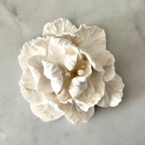 Parrot Tulips Wall Art, White Flower With Pearl, Hand Sculpted Clay Flowers, Wall Sculpture Art Modern Minimalist Floral Decoration Gift.