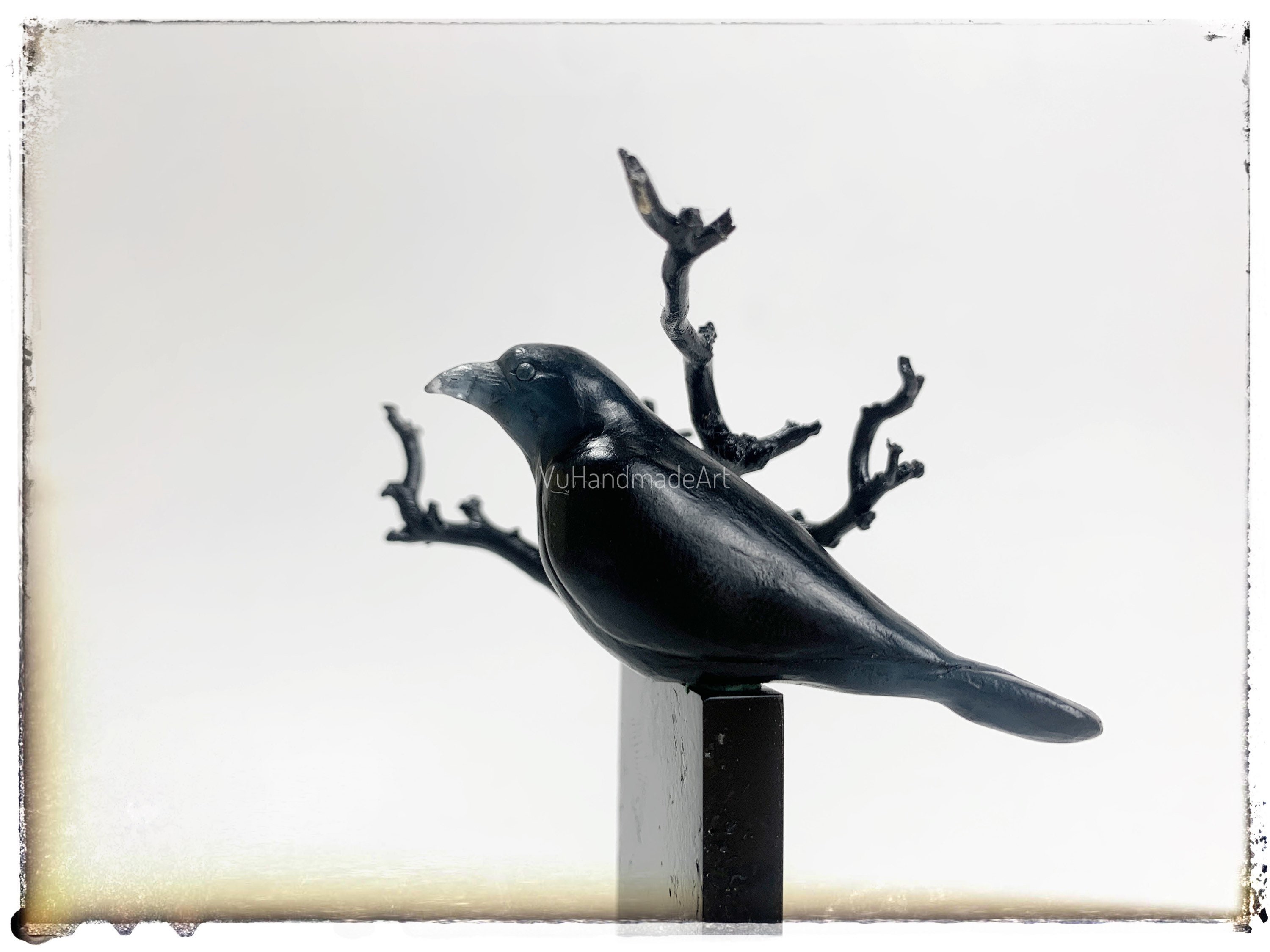 Scultura di corvo in resina: statuetta di uccello nero fatta a mano, decorazione di Halloween