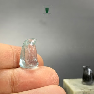 Exquisite Miniature Crystal Penguin Sculpture | Perfectly Clear Tiny Masterpiece (Black, Light Blue)