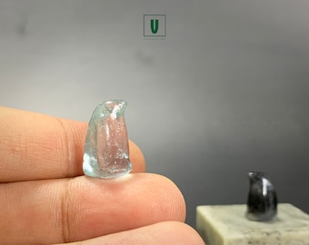 Exquisite Miniature Crystal Penguin Sculpture | Perfectly Clear Tiny Masterpiece (Black, Light Blue)