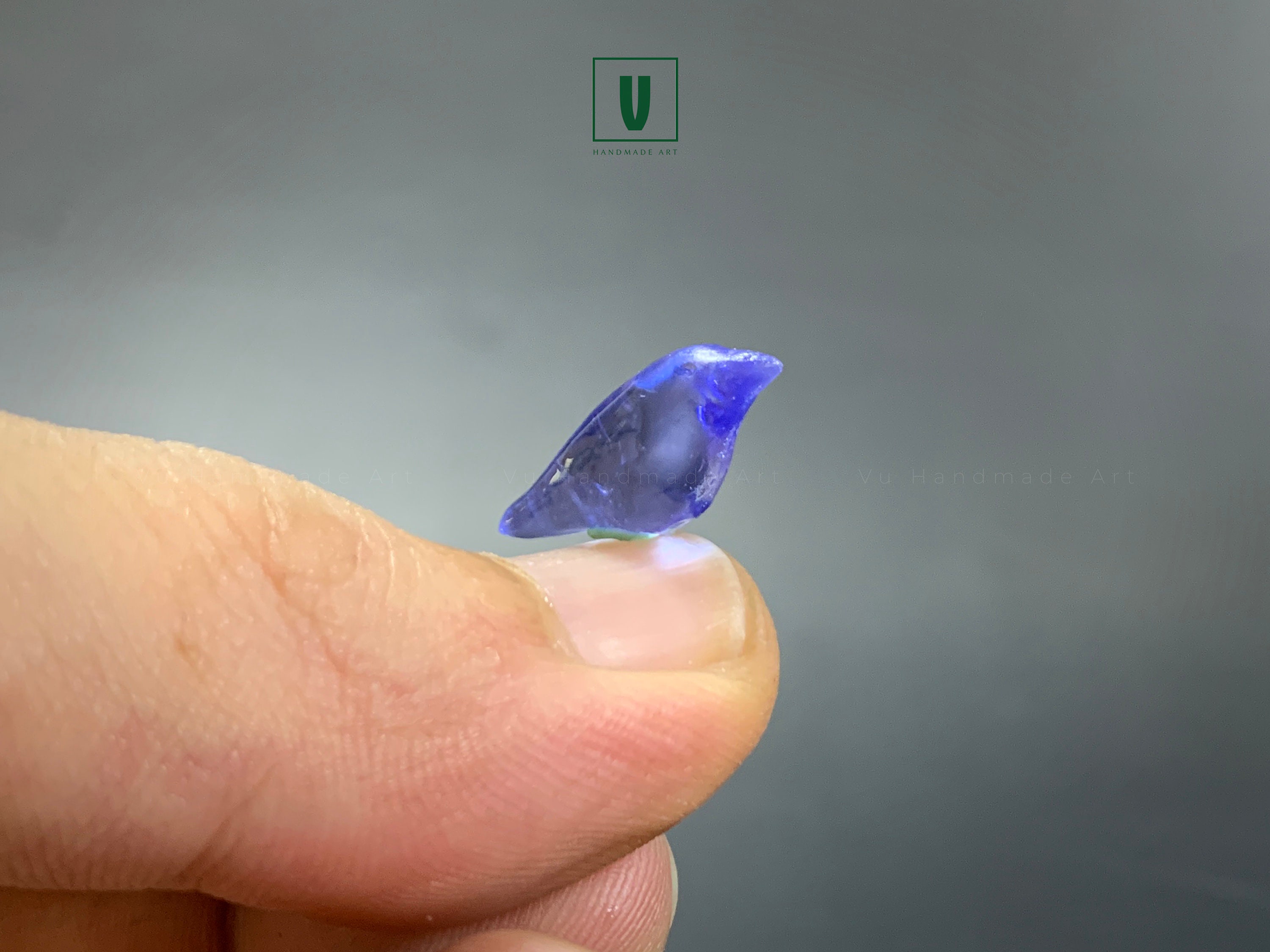 Miniature Crystal Bird Sculpture: Tiny Epoxy Resin Decor (0.4")
