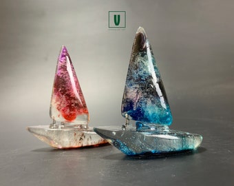 Ocean lover gifts Small Transparent Yacht Sailboat figurine, Handcrafted Nautical Elegance for Collectors | Mini Sailboat Decoration