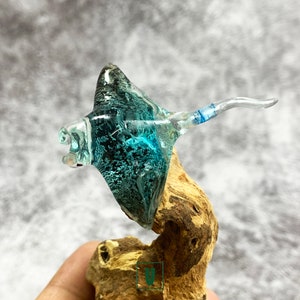 Ocean lover Geschenke Winzige Manta Rochen Figur, Skulptur Kunst | Treibholz Epoxidharz, Miniatur Mantarochen, Mini Ozeantier, Sea Life Spielzeug