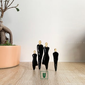 Family of 4 (Christmas 2022 Model) Minimalist Abstract Family Figurine, 10th Anniversary gifts, Black Abstract Art Modern Sculpture Decor