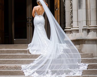 Boho Stunning Floral Lace Wedding Veil Sparkle floral Lace Bridal Veil with comb Church Long Wedding Veil Gorgeous Scallop Hem Lace Veil