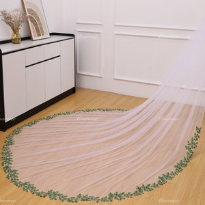 Beauty Embroidery Green Leaf Lace Vintage bride Veil with comb 1T Leaf edge Cathedral Veil for Bride Chapel veil CUSTOM veil