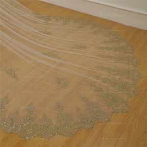 Gold Sequins Lace Wedding Veil Luxury Boho Lace Wedding Veil Vintage Veil with comb 1 Tier Cathedral Veil for Bride fingertip Chapel veil