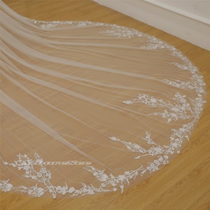 Simple Flower wedding veil Elegant lace Ivory Veil Handmade Cathedral Ivory Boho Bridal wedding Veil Chapel Dreamy veil 1T Custom veil
