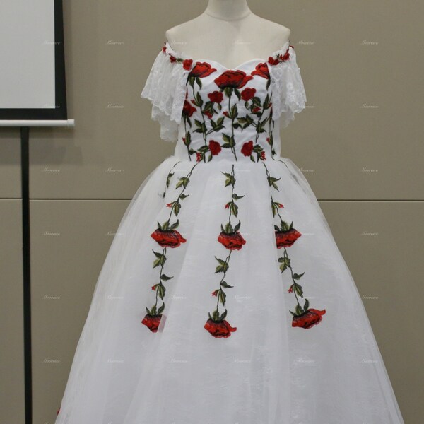 Robe de mariée en dentelle florale avec épaules dénudées Robe de mariée en dentelle rose rouge Robe de mariée fée Robe de mariée Longueur ras du sol Robe de beauté en plein air