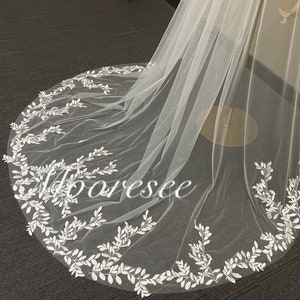 Leaf Lace wedding veil Vintage Wedding Veil with comb 1 Tier Cathedral Wedding Veil for Bride fingertip Veil Chapel veil Custom made veil