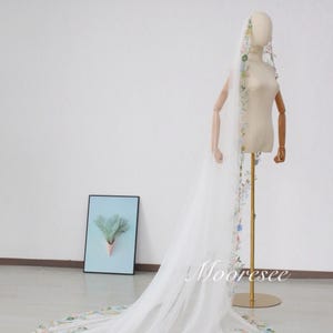 Enchanting flower Draped wedding veil for short hair Fairy Cathedral Draped veil Colorful Embroidery Wildflowers Lace Drape Veil Hair Piece
