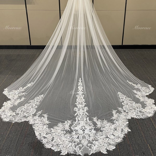 Classic Irregular Hem Bridal Veil Sequins Floral Lace Veil Scalloped Bridal Veil with comb 1 Tier Cathedral length Veil Scallop Hem Veil