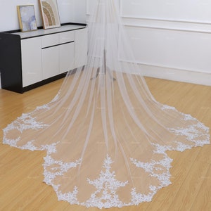 Floral lace edge Wedding Veil Vintage Scalloped Veil Bridal Veil with comb 1T Flower lace veil Cathedral Veil Scallop Hem Gorgeous Veil