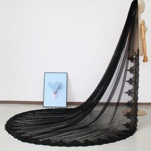 黒のロングカテドラルベール、黒のチュール＆レースのウェディングベール、ゴシックブラックレースベール、ヴィンテージの花嫁ウェディングベール、教会の黒いベール、ハロウィンベール