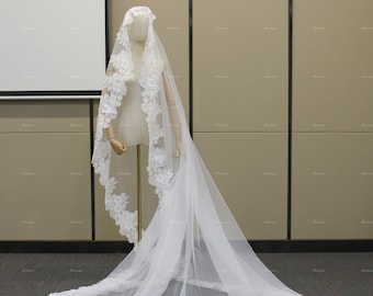 Cathedral Spanish Vintage Dream Floral lace Mantilla veil with Comb Embroidered Chantilly lace Veil Gorgeous Bridal Veil Chapel veil