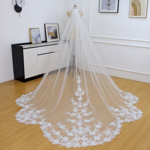 Pearls beaded 3D silk flower lace Scalloped Ivory Veil Gorgeous Bridal Veil with comb Cathedral Floral veil Scallop Hem Floral lace Veil