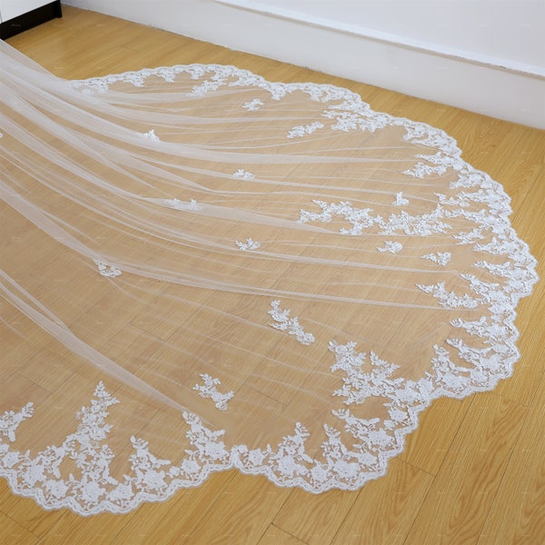 Flowery Shape Lace edge Wedding Veil Scalloped Veil Bridal Veil with comb 1 Tier Cathedral Veil Long Wedding Veil Scallop Hem Lace Veil