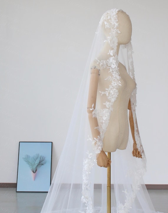 Beaded floral lace mantilla veil Spanish look Vintage lace trim wedding veil with comb Gorgeous Church long mantilla Veil Bridal lace veil