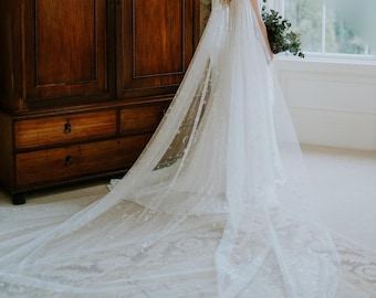 New Shiny Moon star White Clip Wedding Veil for Bride Shoulder Wedding Veil Moon Star Clip Cape Shiny Cape 3.5m Long Glittering Veil
