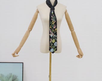 カスタマイズ可能なレースネクタイ 花柄 植物柄 レースネクタイ 新郎用サテンネクタイ ヴィンテージ メンズ フローラルネクタイ ウェディングネクタイ スプリングネクタイ 屋外ウェディング