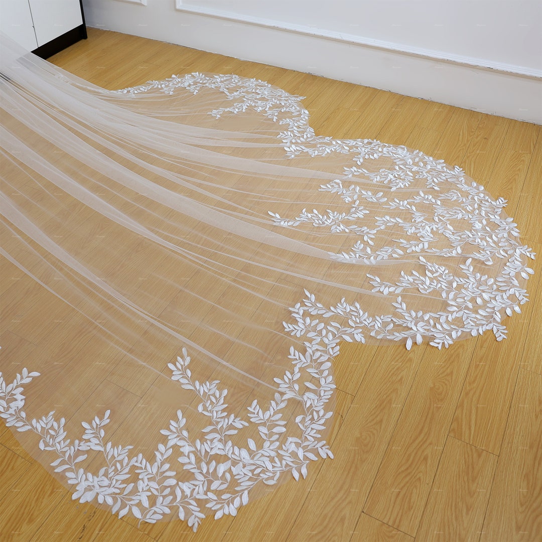 Leaf Lace Long Veil main image 1