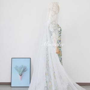Classic Off white lace bridal veil Mantilla Wedding Veil with comb Cathedral long veil Elegant veil lace till comb