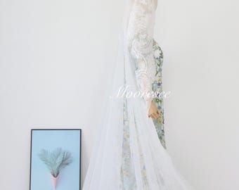 Classic Off white lace bridal veil Mantilla Wedding Veil with comb Cathedral long veil Elegant veil lace till comb