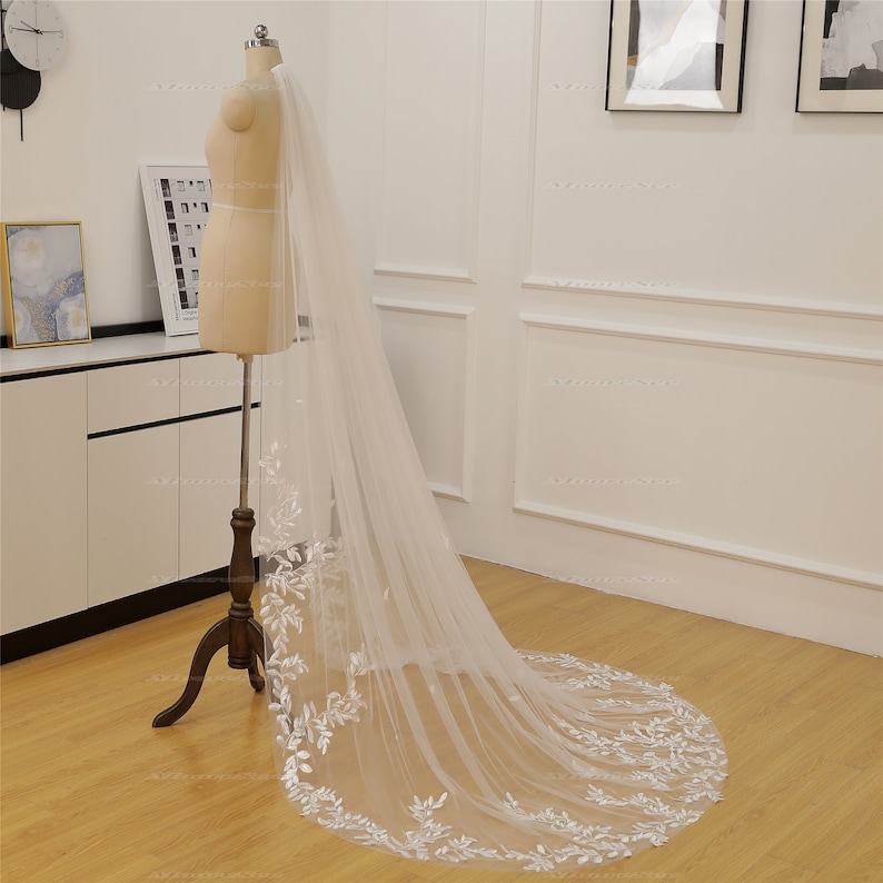 Leaf Lace wedding veil Vintage Wedding Veil with comb 1 Tier Cathedral Wedding Veil for Bride fingertip Veil Chapel veil Custom made veil image 6