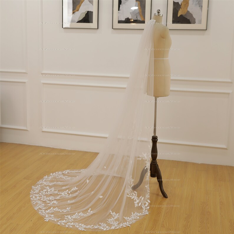 Leaf Lace wedding veil Vintage Wedding Veil with comb 1 Tier Cathedral Wedding Veil for Bride fingertip Veil Chapel veil Custom made veil image 5