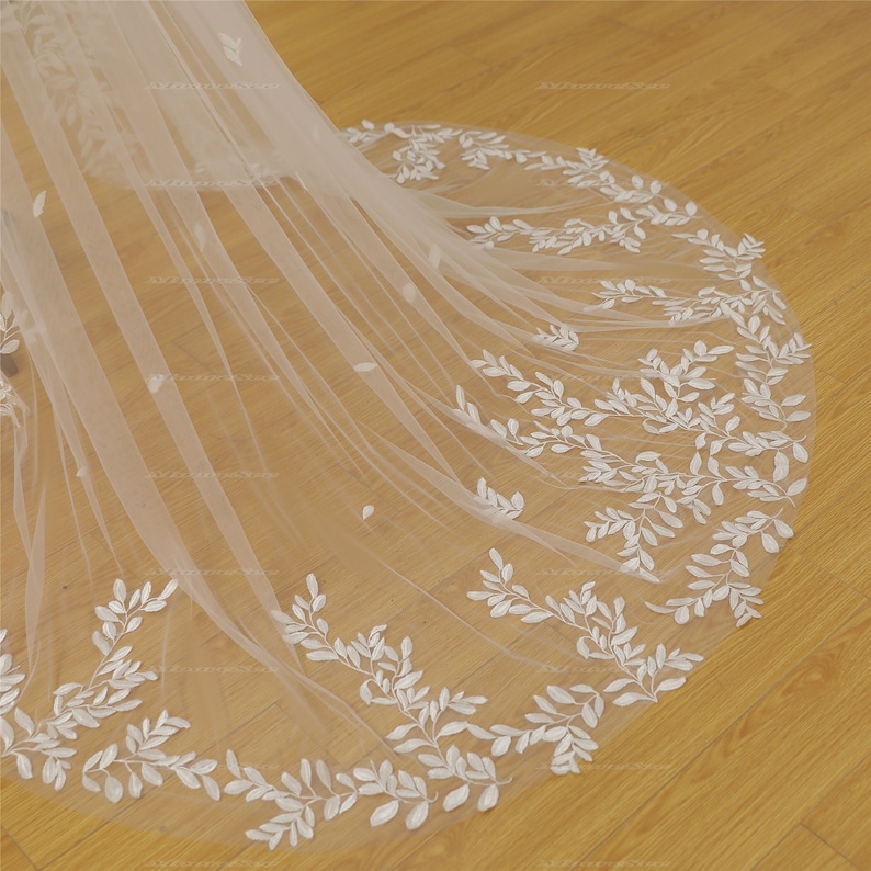Leaf Lace wedding veil Vintage Wedding Veil with comb 1 Tier Cathedral Wedding Veil for Bride fingertip Veil Chapel veil Custom made veil image 1