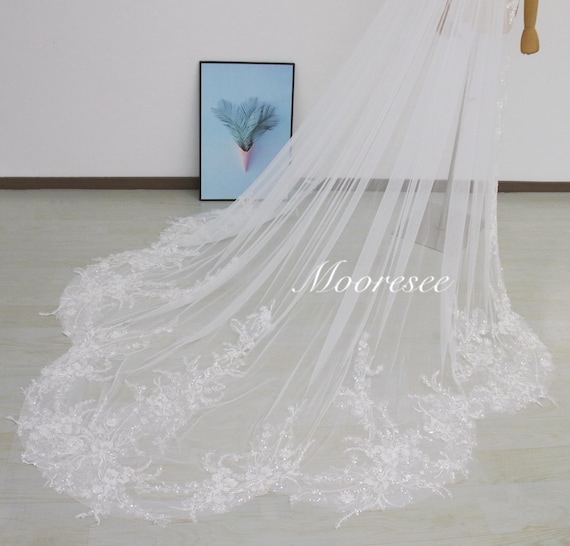 Stunning Shiny Floral Lace Cathedral Long Scalloped Veil 
