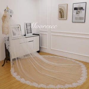 French soft floral lace Mantilla veil Vintage Eyelash Chantilly Lace Wedding Veil Vintage full lace Veil with comb Cathedral veil CUSTOM