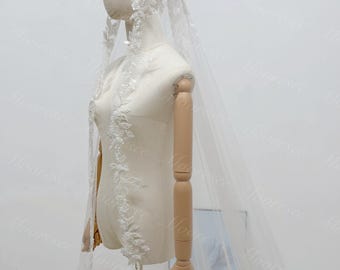 Royal Scalloped hem Beaded leaf lace mantilla veil lace wedding veil with comb Gorgeous Church long mantilla Veil Bridal lace veil-HEAVY