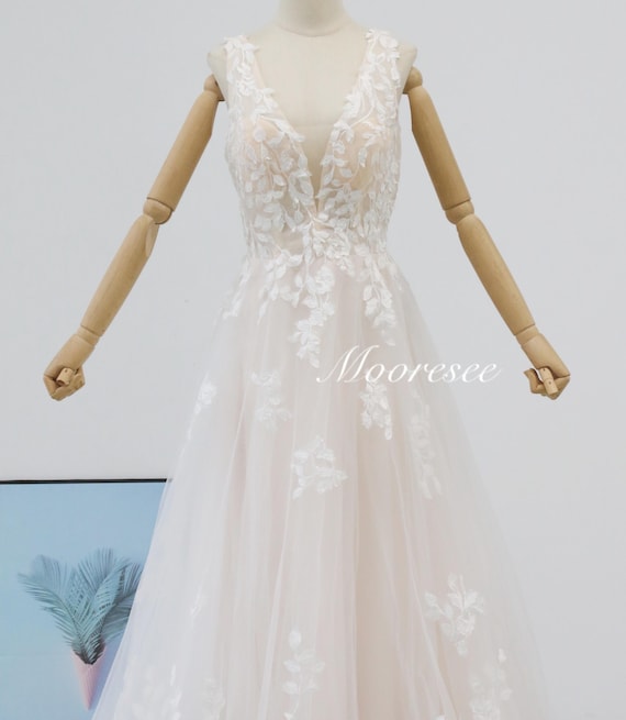 knee length dresses for ladies 1950's Inspired Short Wedding Dress Designed with 3D Flower Appliqués main image 0