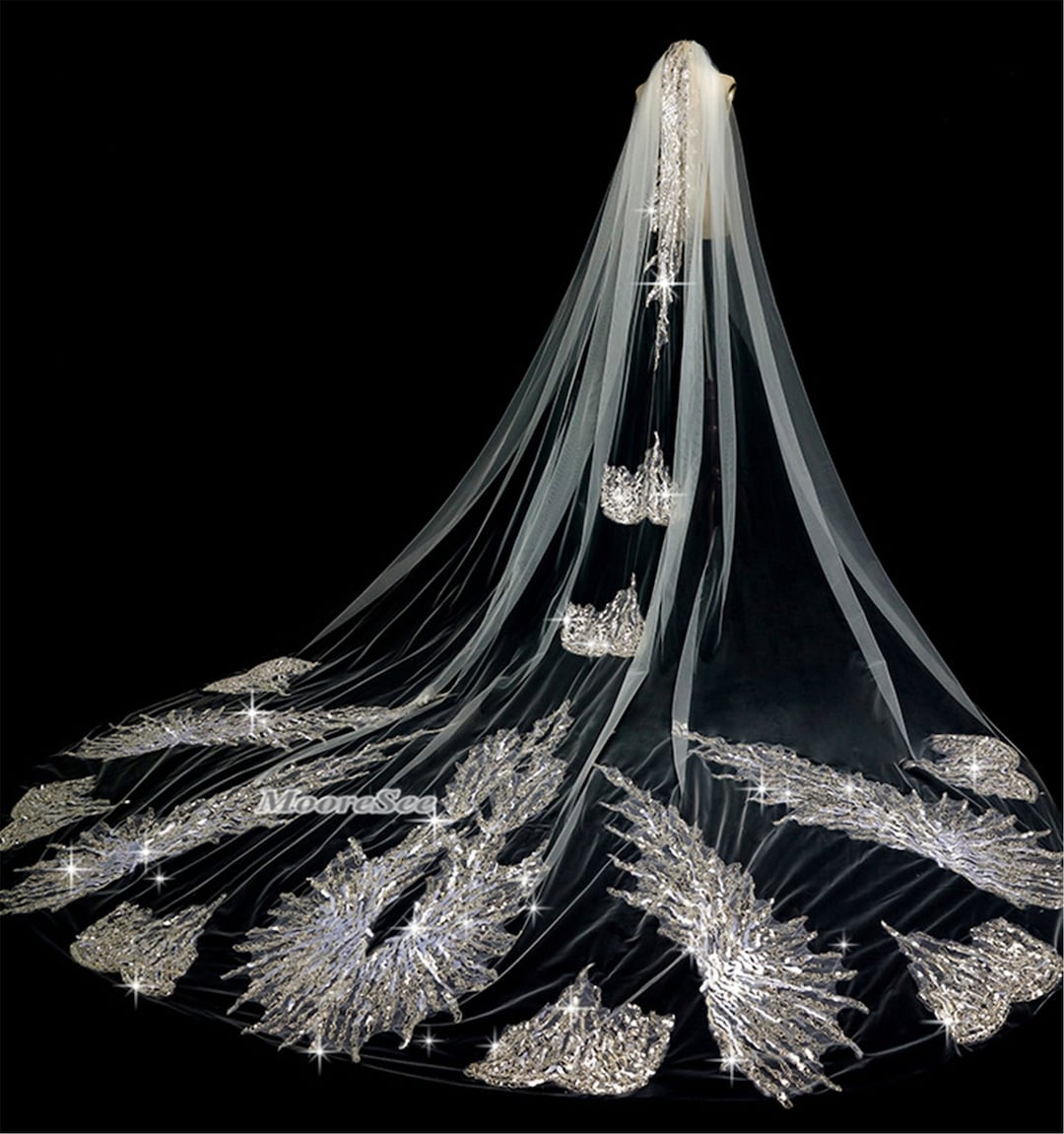 Luxury Sequins Ivory Wedding Veil Beadings Veil With Comb 1 Tier