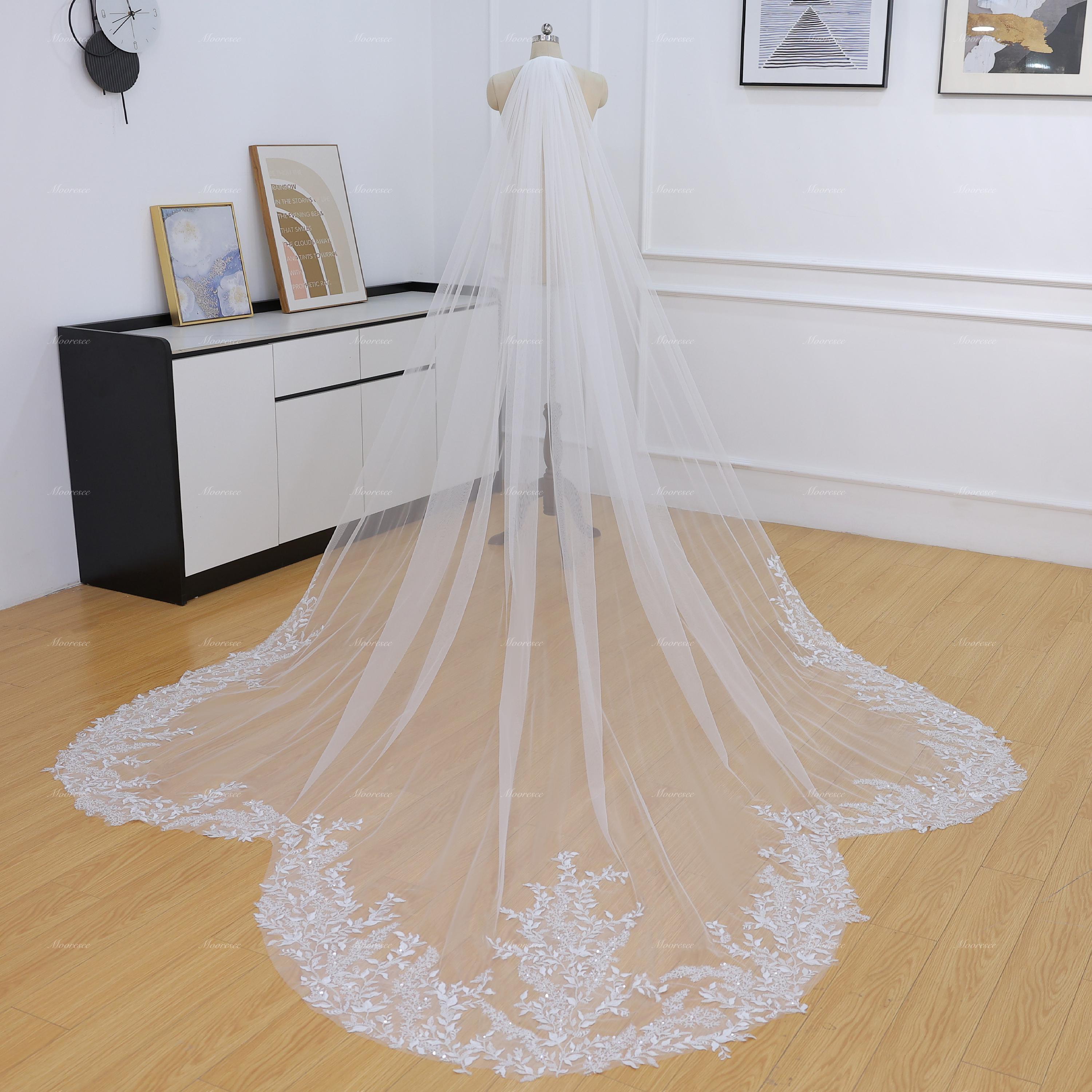 Sparkle off white tiny leaf lace veil Vine Florals bridal veil Cathedral Scalloped wedding veil Vintage beads lace Veil with comb