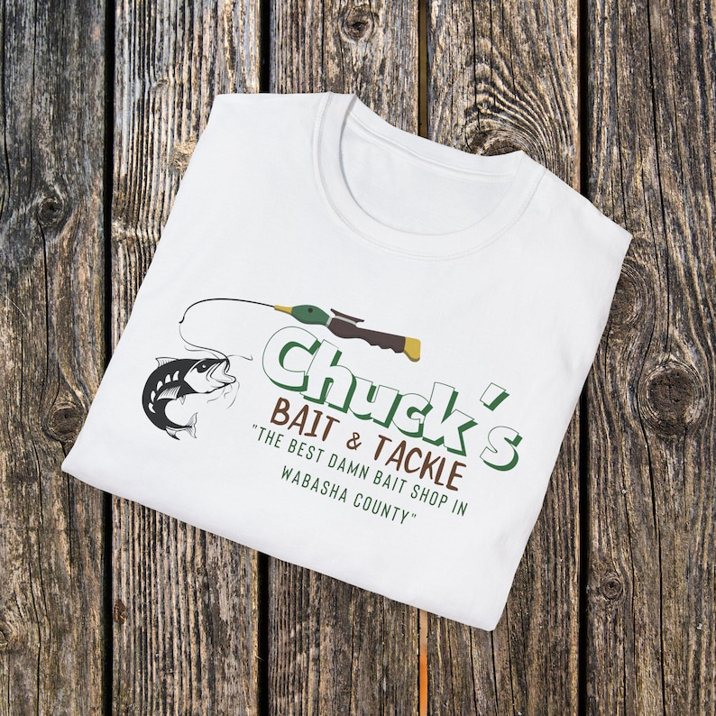Camiseta vintage de Chucks Bait Shop, camiseta retro de pesca, camiseta de la vida en el lago, regalo para papá, camiseta de pescador del Medio Oeste, inspirada en Grumpy Old Men. imagen 2