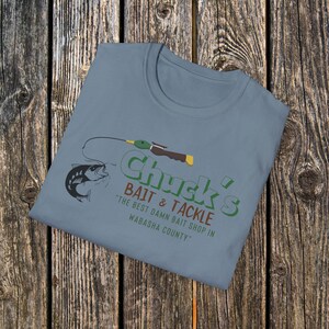 Camiseta vintage de Chucks Bait Shop, camiseta retro de pesca, camiseta de la vida en el lago, regalo para papá, camiseta de pescador del Medio Oeste, inspirada en Grumpy Old Men. imagen 14